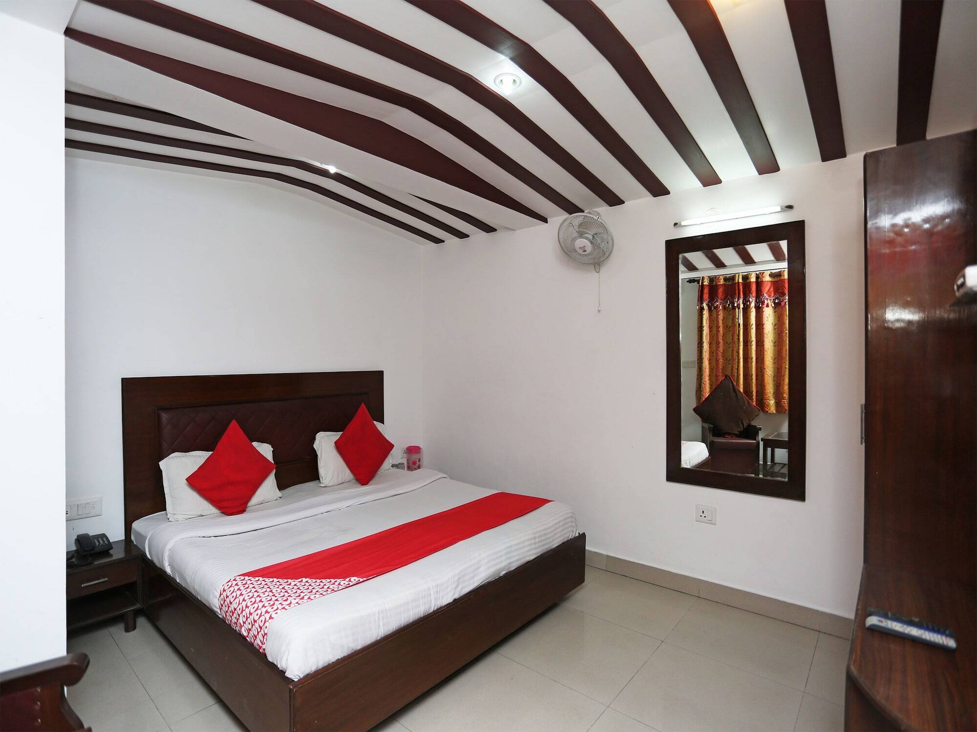 Hotel Ratan Ντεχραντούν Εξωτερικό φωτογραφία